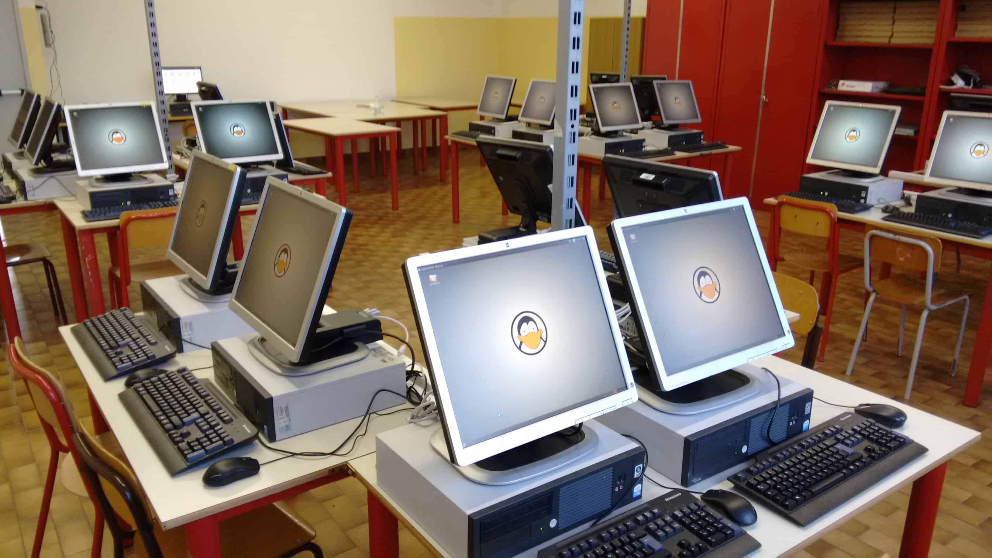 Laboratorio d'informatica della scuola IC Camozzi